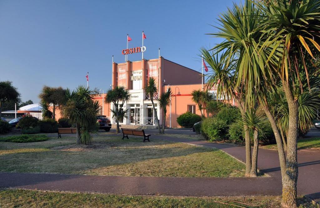 La Boussole Centre Station Proche Mer Agon-Coutainville Exterior foto